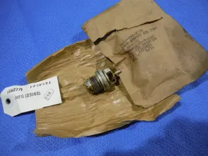 Frazier/Boeing Hydraulic Valve, Bulkhead Hose Fitting P/N 1350871 (815-84)
